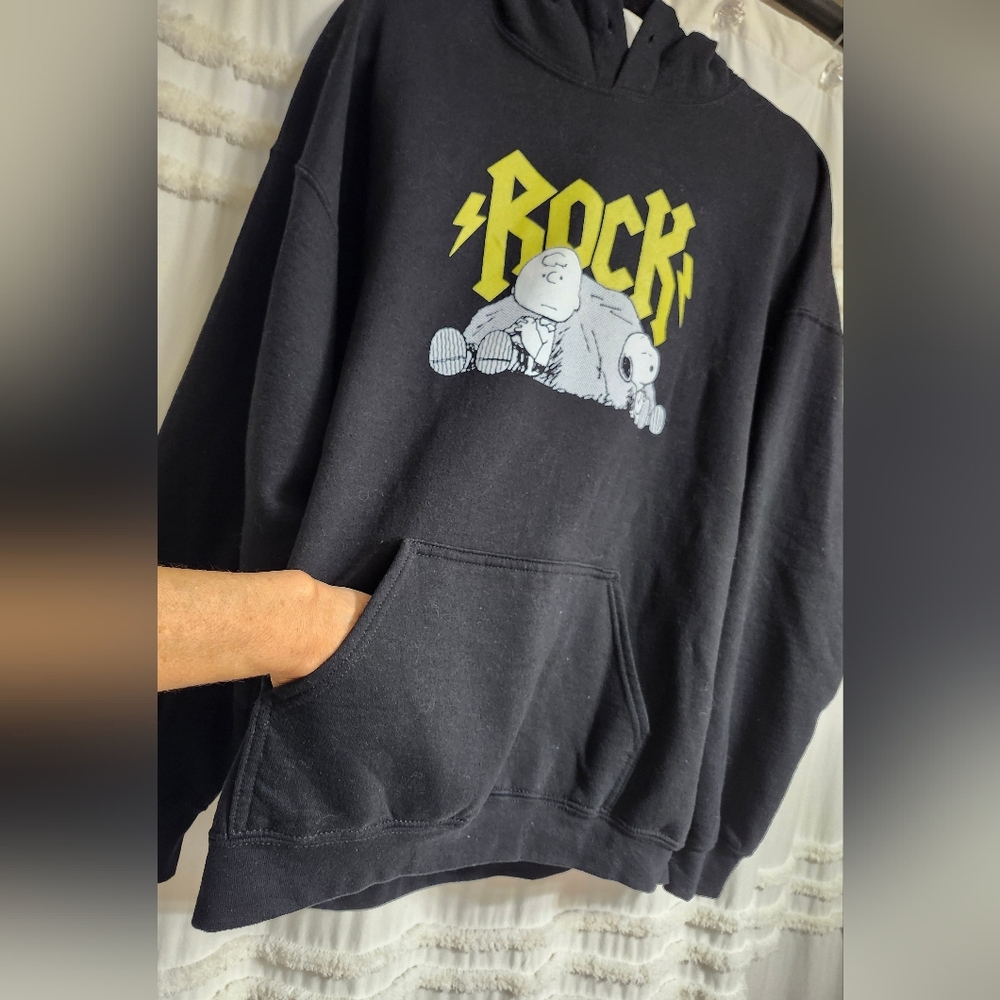 Peanuts Black and Yellow Graphic Hoodie